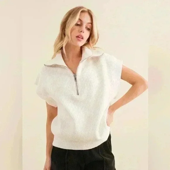 White Zip-Up Sleeveless Sweater/Vest - Picture 1 of 2